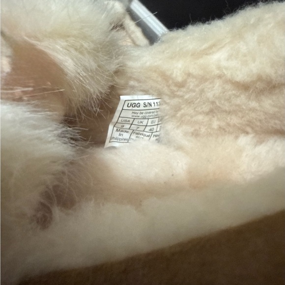 UGG Moccasin Slippers - Picture 5 of 5